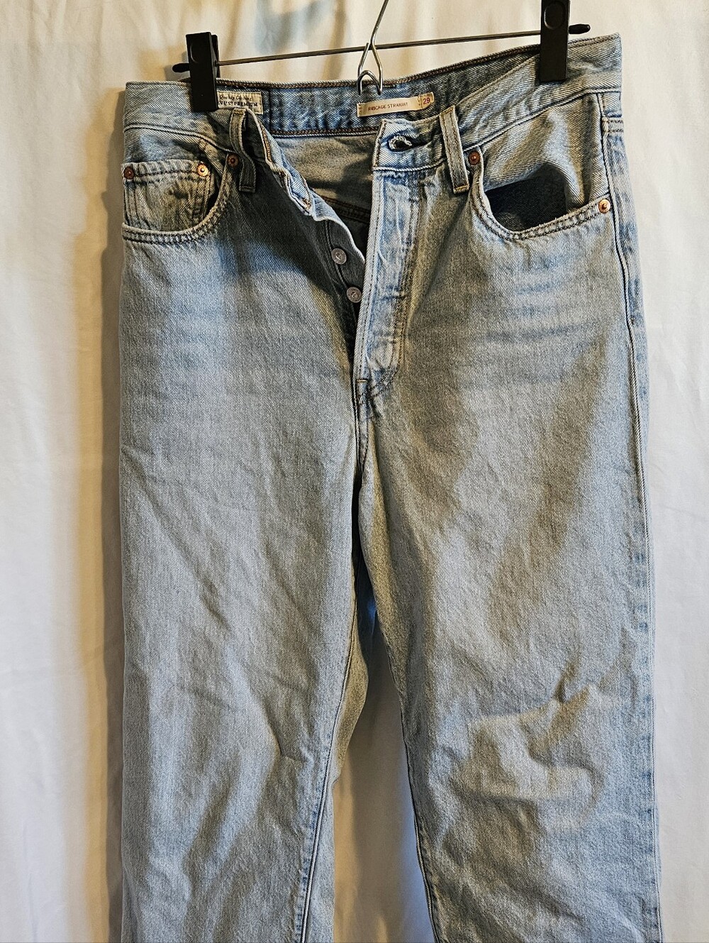 LEVI'S - Women's Ribcage Straight Cropped Light Wash Jeans W29xL27 $40